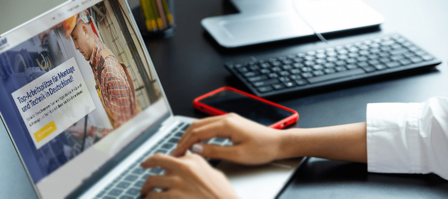 Recruiting-Website für technische Jobs in Deutschland auf einem Laptop-Bildschirm